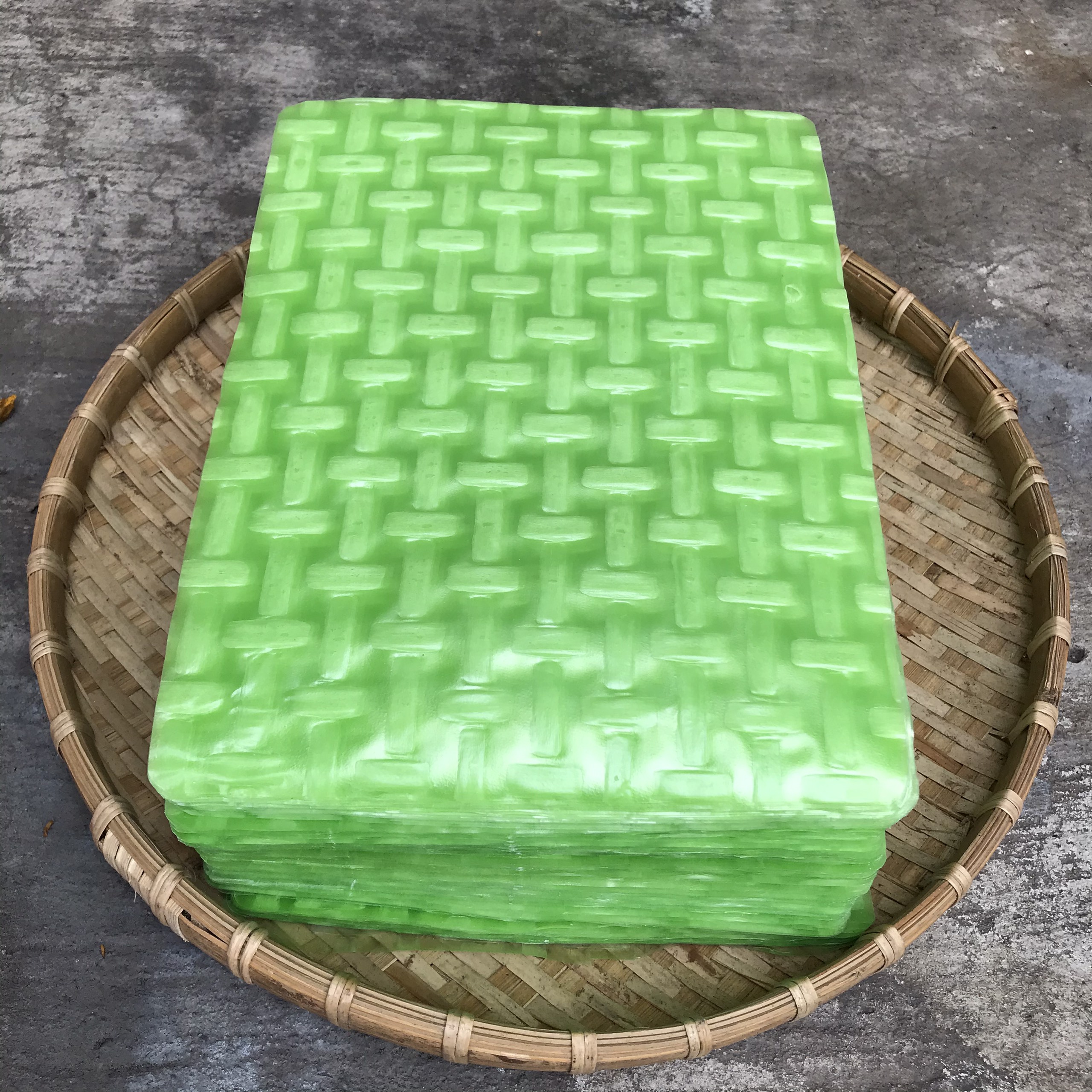 Bánh tráng Vuông Loại siêu dày) Vị lá dứa.