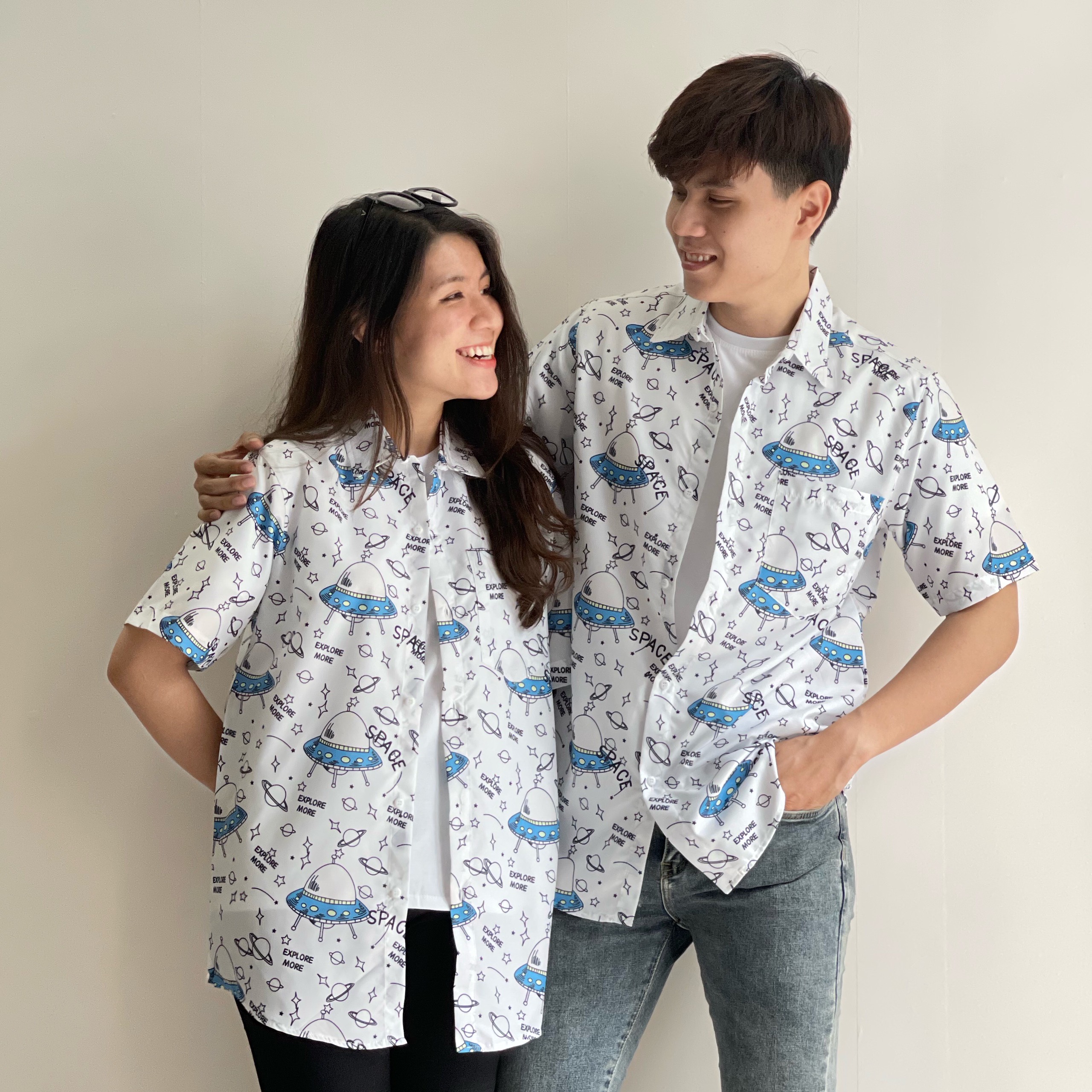 ÁO SƠMI NAM NỮ HỌA TIẾT ĐĨA BAY CUTE CHẤT VẢI THOÁNG MÁT KHÔNG NHĂN KHÔNG XÙ