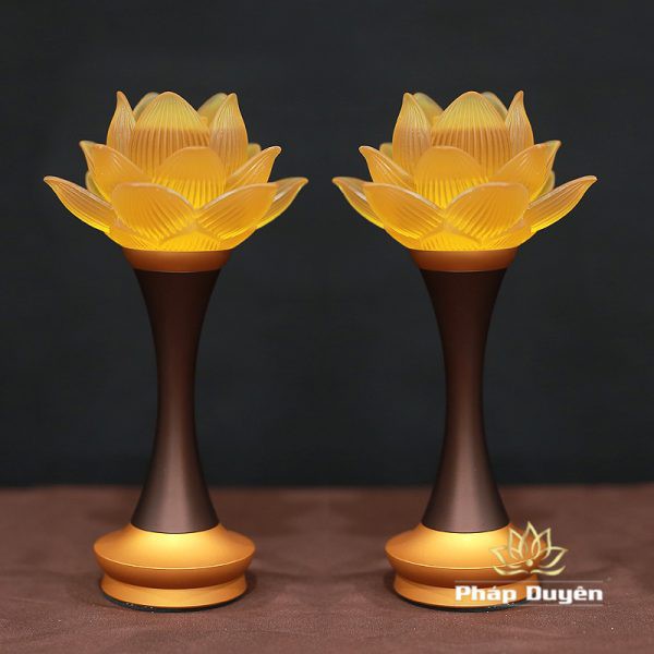 Đôi Đèn Thờ LED Hoa Sen Nở Nhựa Thủy Lưu Ly Đổi Màu, Cao Từ 13cm - 40cm