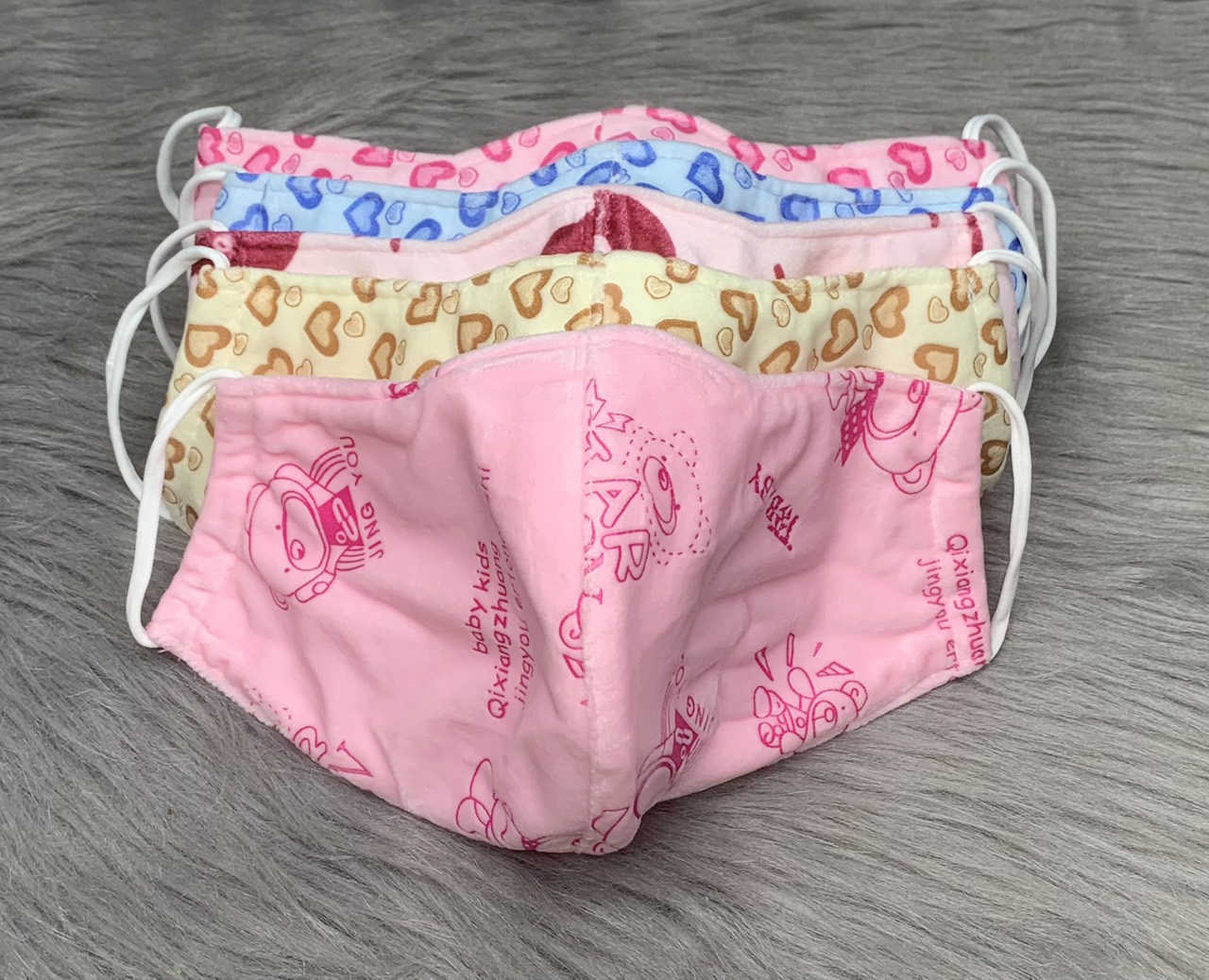 [HCM] Combo 5 khẩu trang vải nhung , chống nắng , họa tiết nhiều hình dễ thương , thương hiệu cao cấp ANH VY , ảnh thật , bảo đảm giao đúng hàng