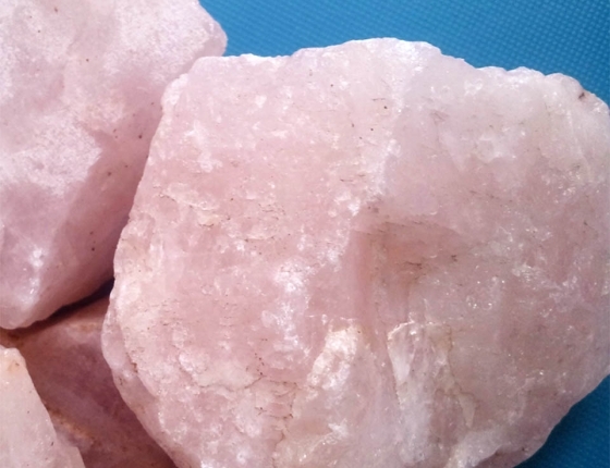 1 kg Đá vụn Thạch Anh Hồng Loại Lớn