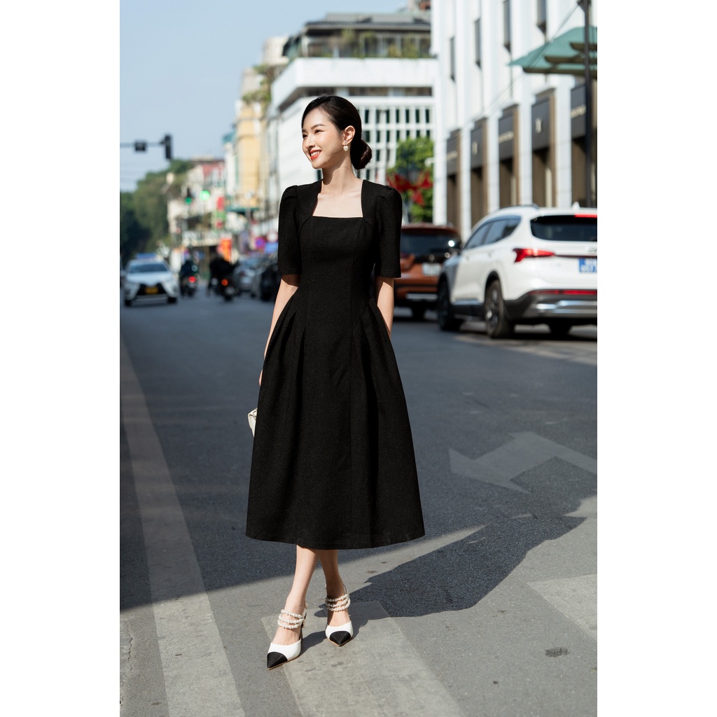 Váy cổ vuông xếp ly sườn chân xoè tiinstore vhn740