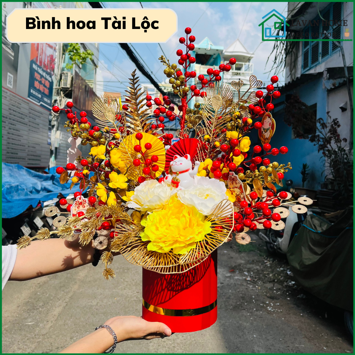 Bình hoa phú quý trang trí Tết, lọ hoa đào đông đỏ rực rỡ ngày Tết, decor nhà cửa, trang trí văn phòng đẹp, mang đến sự bình an, may mắn, tài lộc giúp cho tết sum vầy thêm ấm cúng sản phẩm thiết kế bởi Lavan Home Decoration