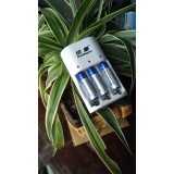 Combp Bộ sạc đa năng DP-B33 Tặng kèm 3 Pin AAA 1250mAh (Doublepow)