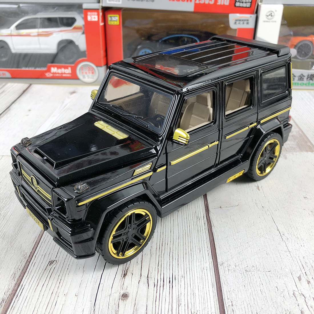 Xe mô hình tĩnh Mercedes Benz AMG G65 tỉ lệ 1:24 chất liệu hợp kim cao cấp, có đèn và âm thanh