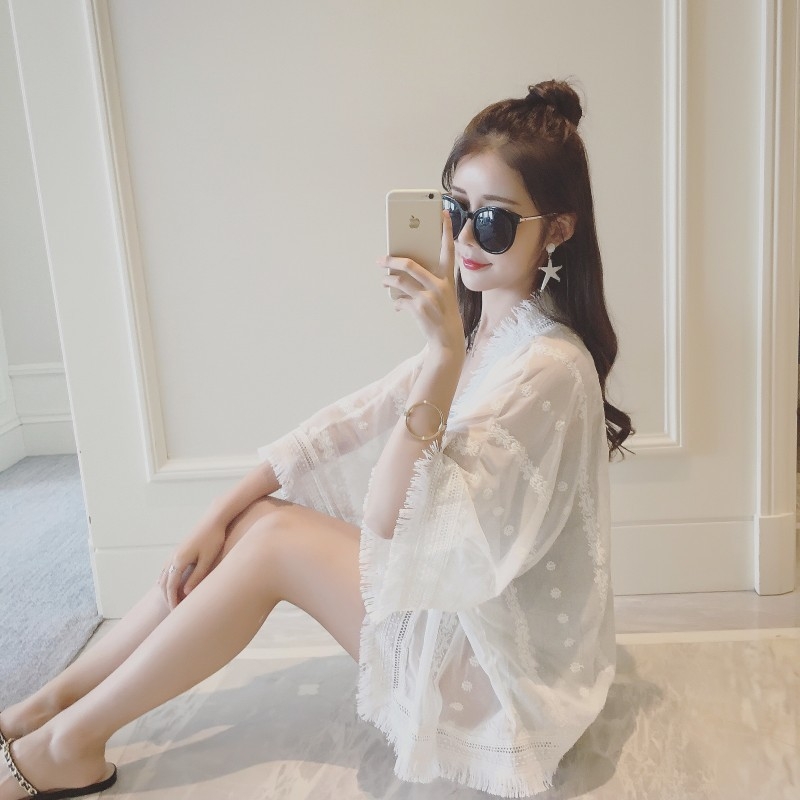 Áo khoác nhẹ tua rua dễ thương