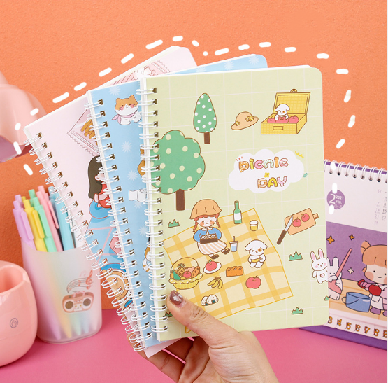 1 quyển VỞ (TẬP) A5 lò xo giấy kẻ ngang tiện lợi Phụ kiện 68 nhiều mẫu ngẫu nhiên