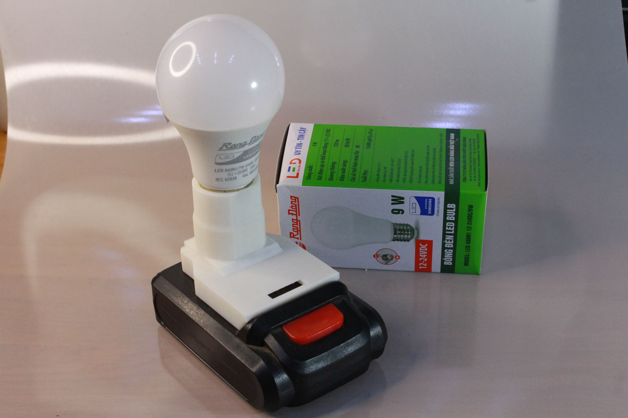 Đèn led thắp sáng dùng pin Voto ngàm lớn