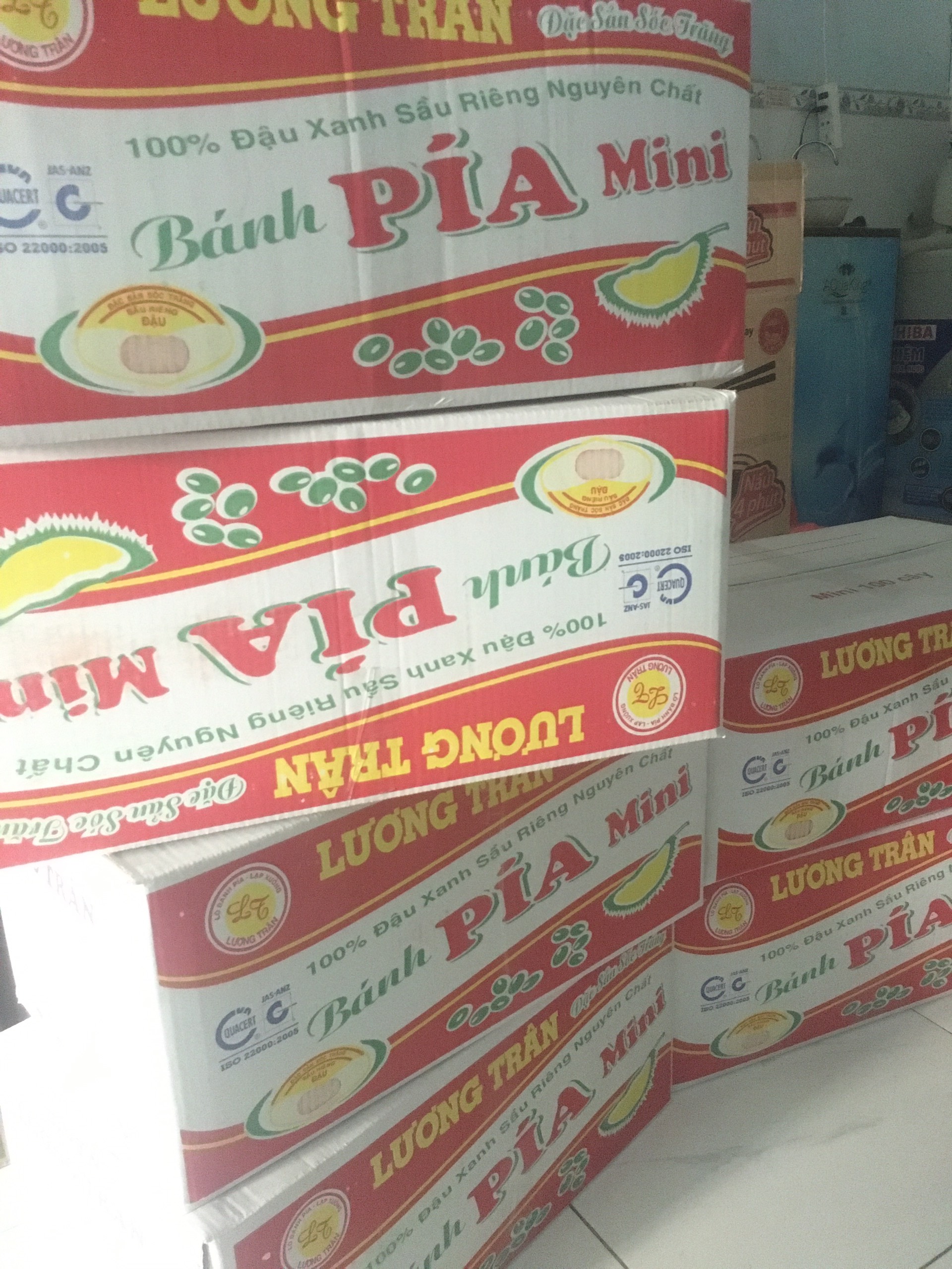 1 thùng bánh pía mi ni nhân sầu riêng 1 thùng 100 gói 1 gói 5 chiếc - mua 1 thùng giá được giảm