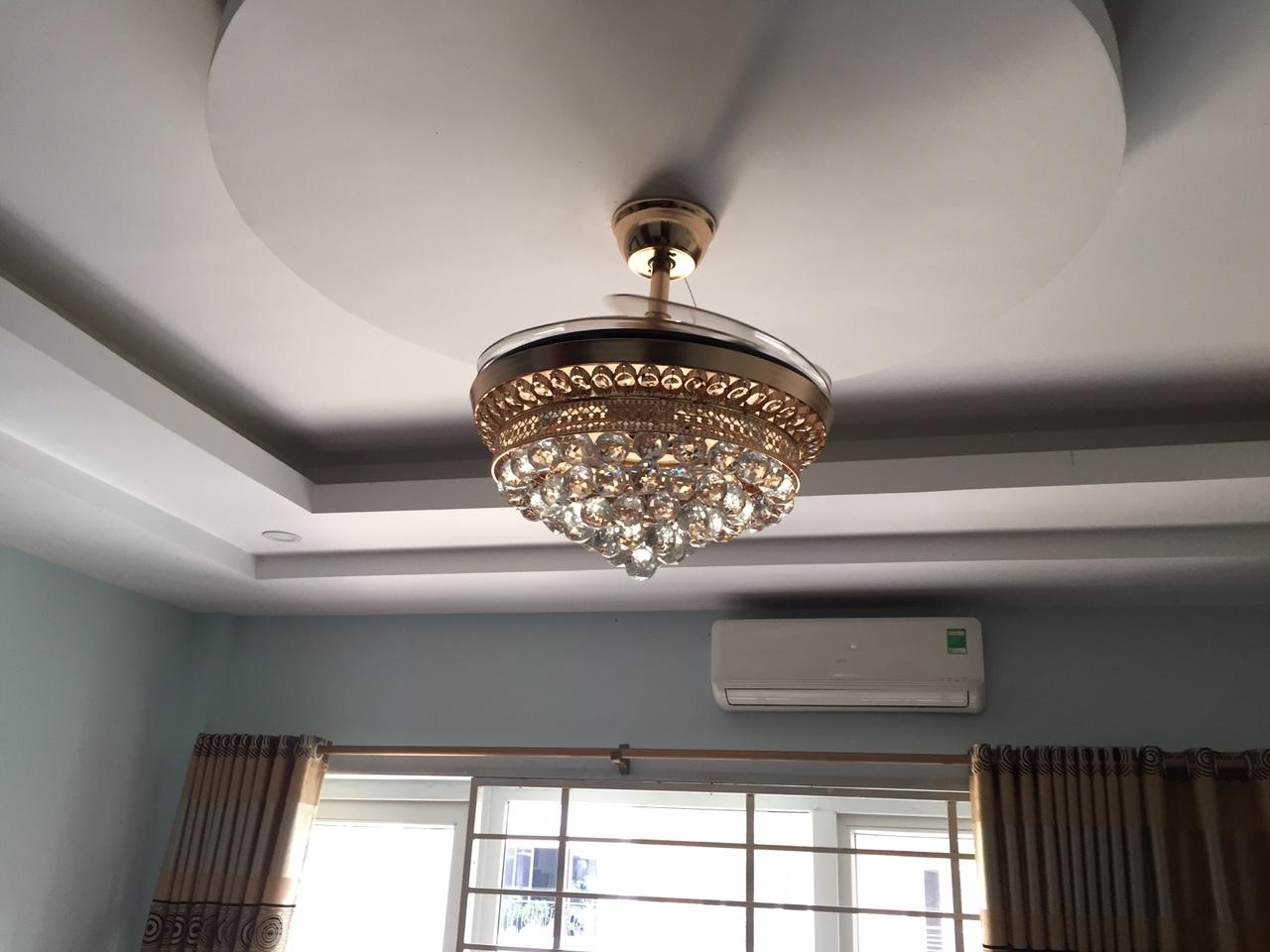 QUẠT ĐÈN TRẦN TRANG TRÍ 3 MÀU CÓ GẮN  PHALE