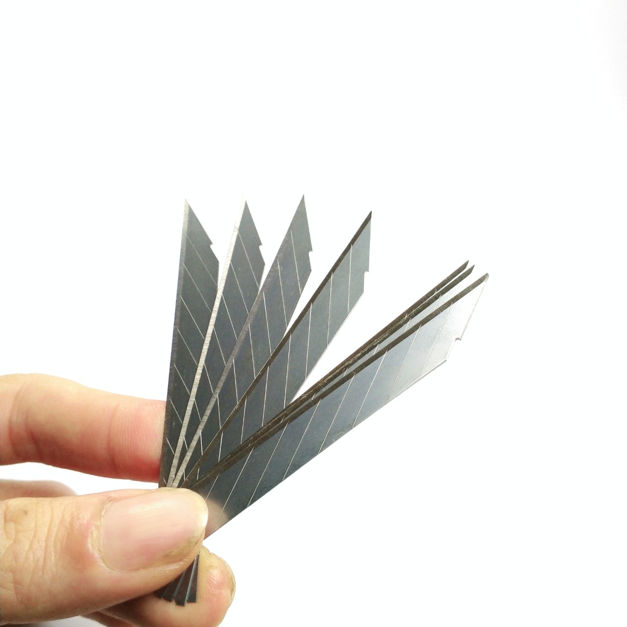 Lưỡi dao trổ nhỏ mũi nhọn 30 độ