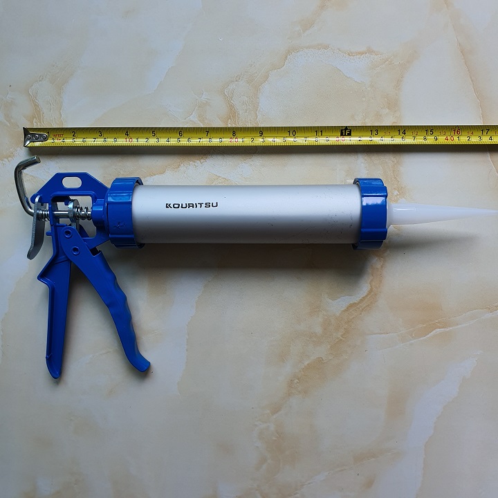 Ống bắn keo silicon Nhật Bản Kouritsu vỏ nhôm, dạng keo xúc xích, dung tích 600cc