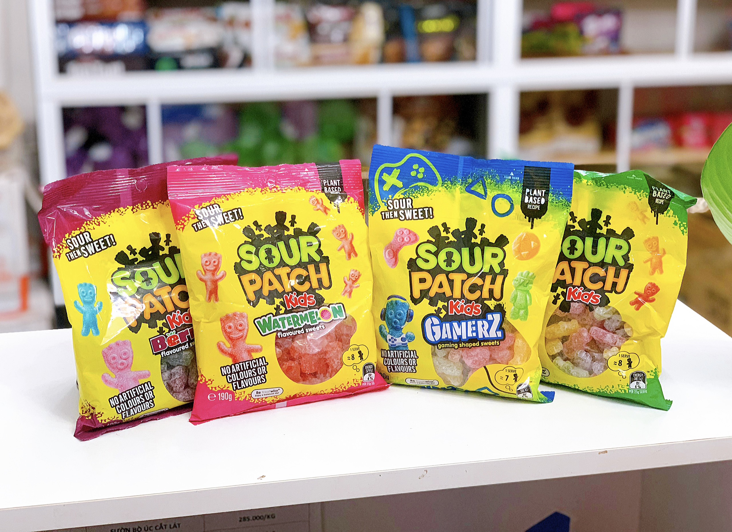 Kẹo dẻo chua ngọt Sour Patch kids 190GR