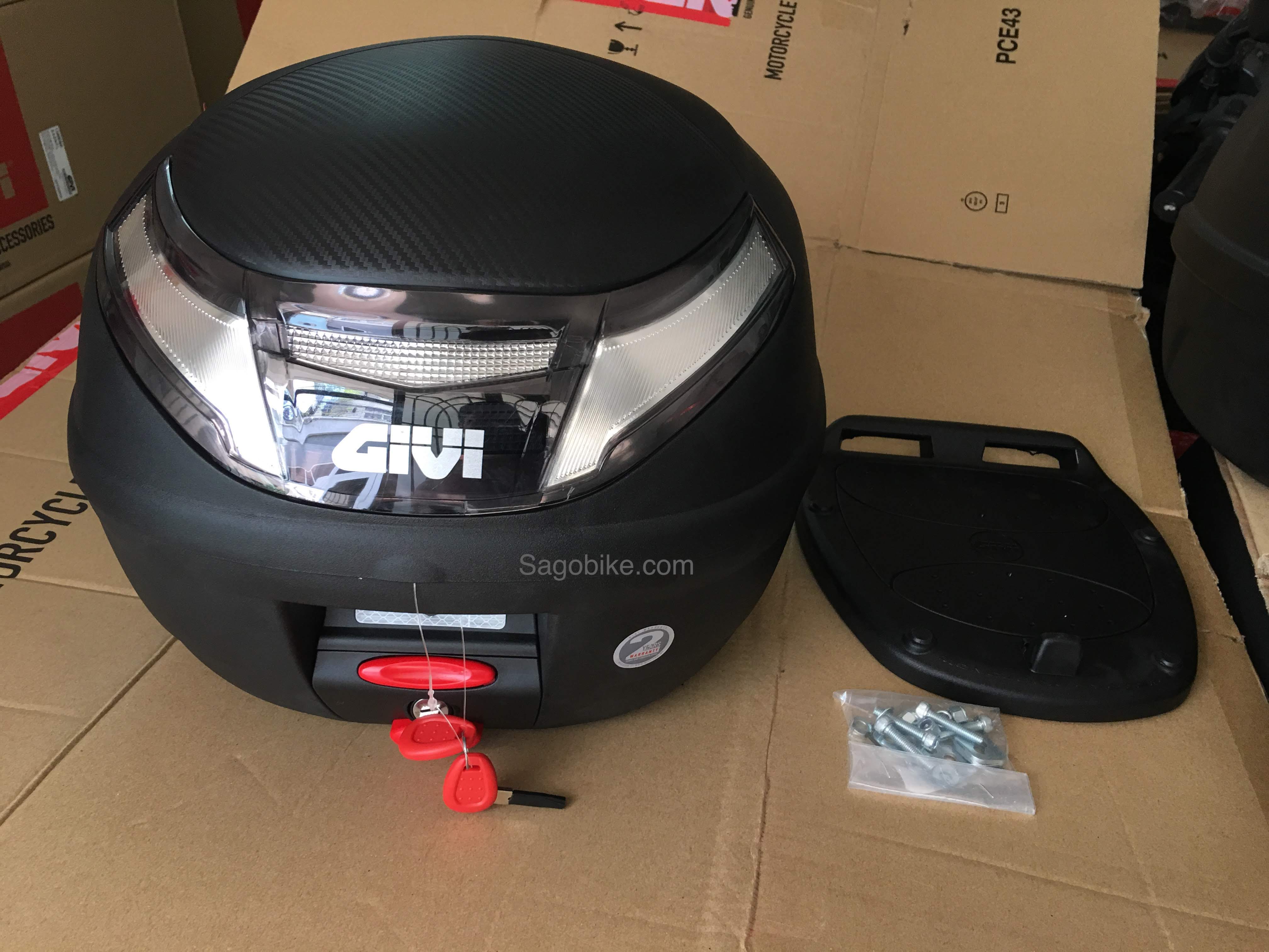 Thùng xe máy Givi mẫu E260NX kèm đế và bát gắn bảo hành chính hãng 2 năm