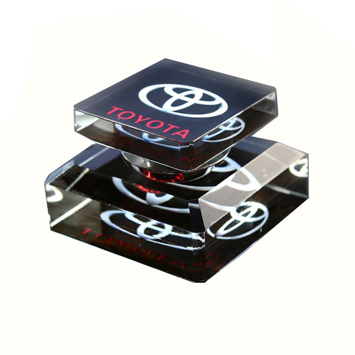 Nước hoa pha lê cho xe Toyota cao cấp