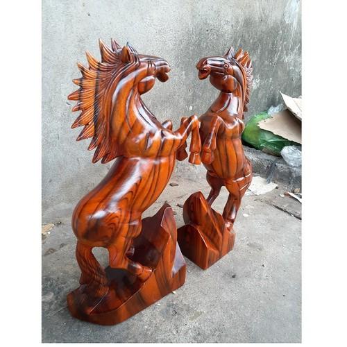 Tượng ngựa gỗ phong thủy
