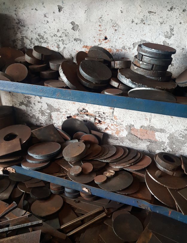 Sắt tấm tròn dày 8mm đường kính đủ mọi kích cỡ dùng làm đế trụ, mâm xoay, thép bản mã