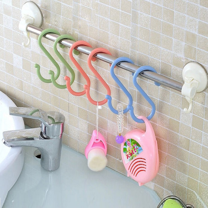 MÓC TREO NHỰA KIỂU CHỮ S LOẠI NHỎ chọn trong phân loại   - 740