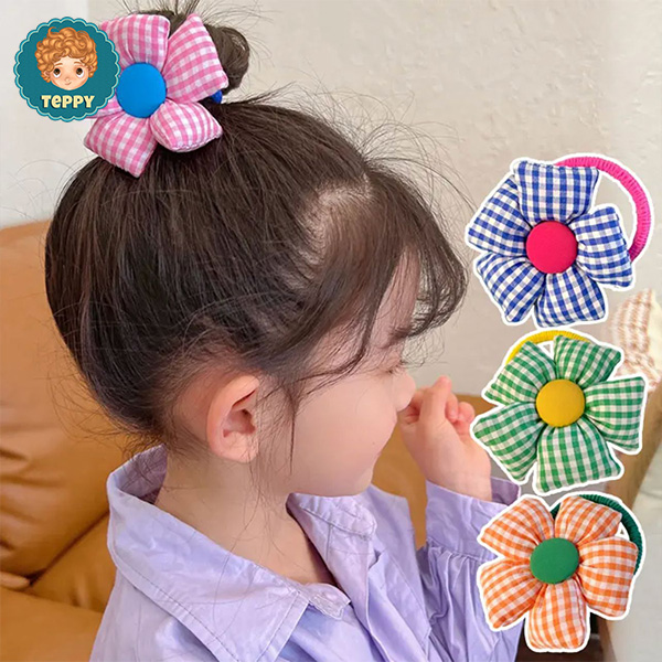 Cột tóc hình bông hoa cho bé