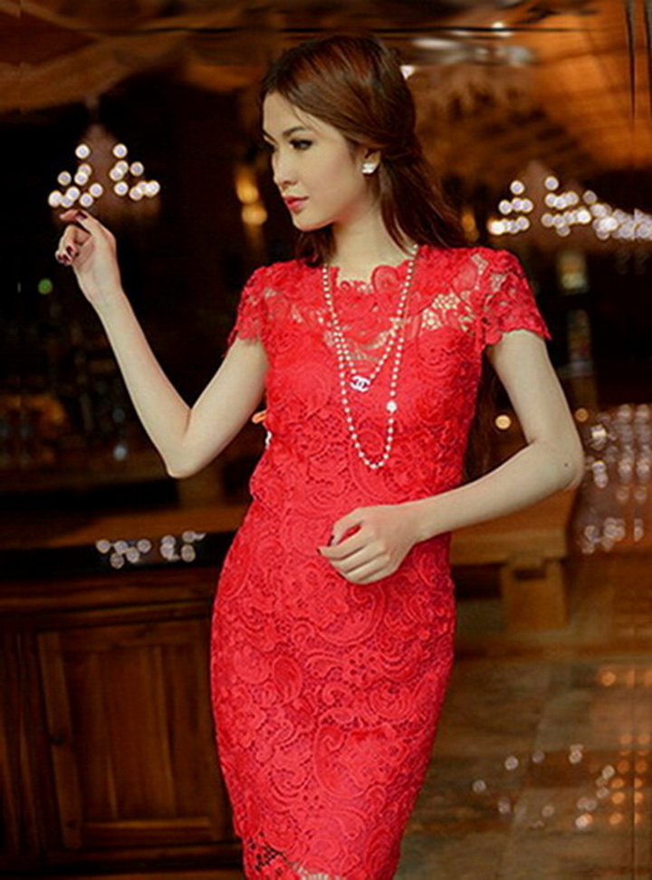 Đầm ren dự tiệc sang trọng