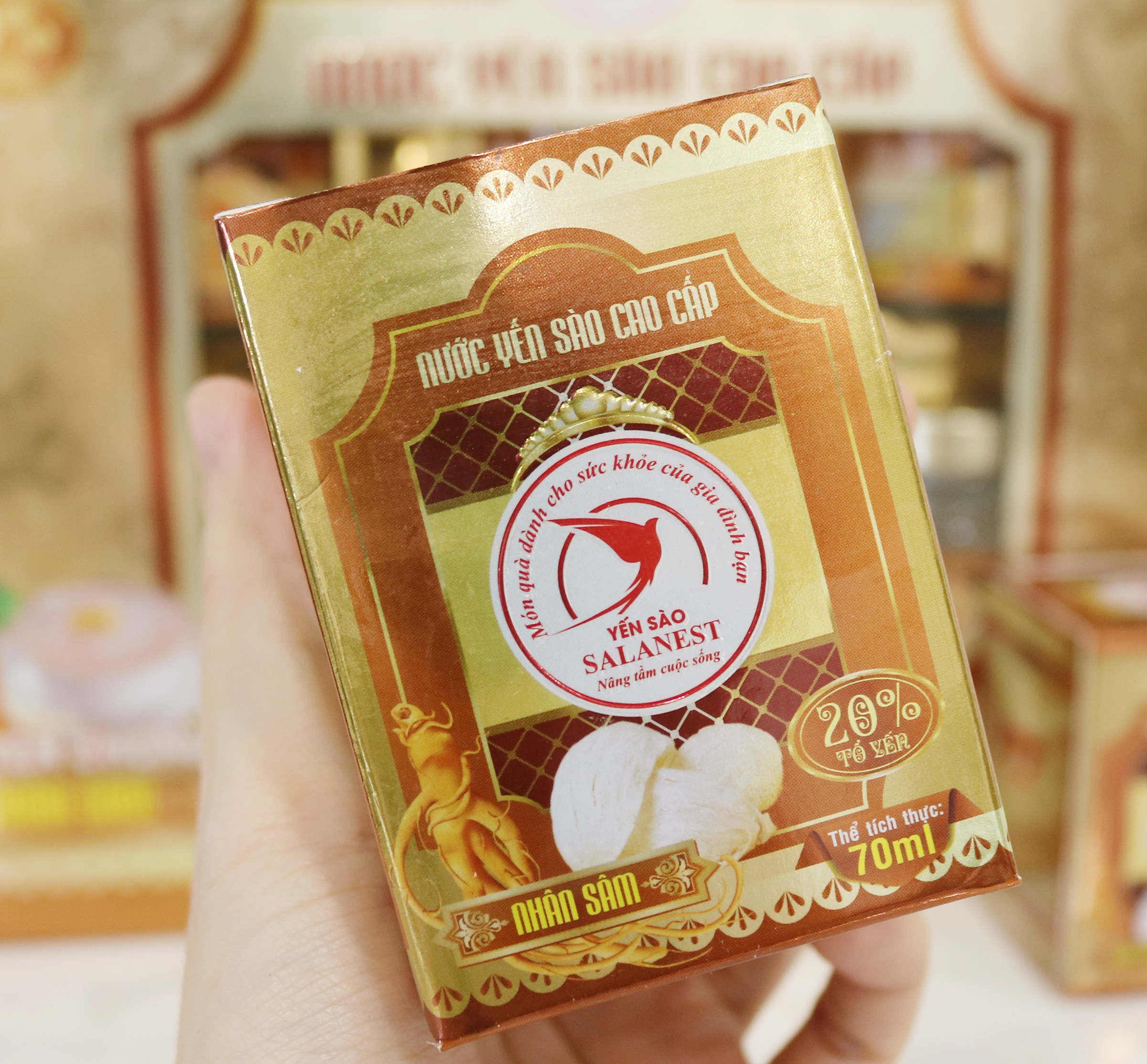[HCM]Salanest - 01 Hủ - Nước yến 20gr yến tươi chưng 10gr nhân sâm cao cấp