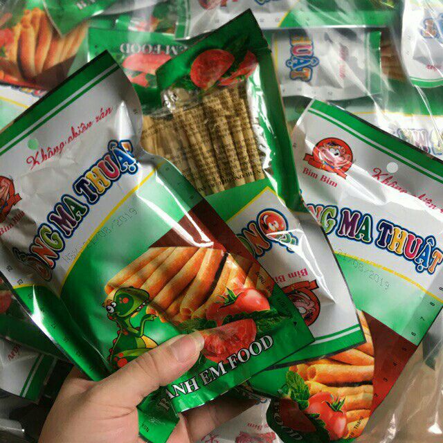 1 bịch 30 gói snack ống ma thuật