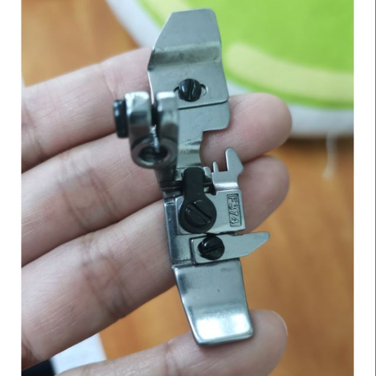 Chân vịt máy vắt sổ công nghiệp 4 chỉ siruba.