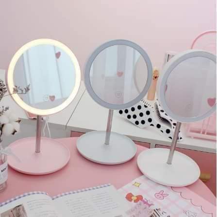 Gương trang điểm để bàn có đèn led cảm ứng xoay 360 độ dùng pin sạc se;lena_officialstore