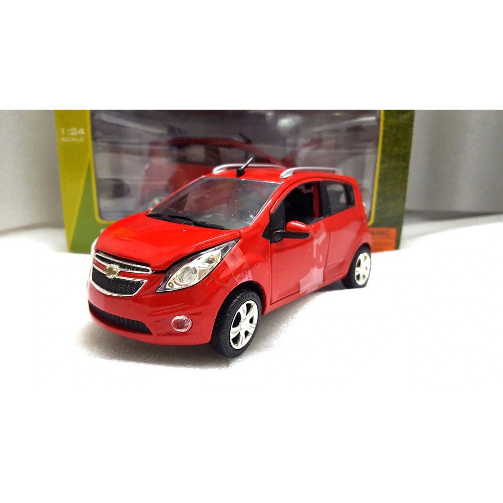 Mô hình xe Chevrolet Spark tỷ lệ 1:24