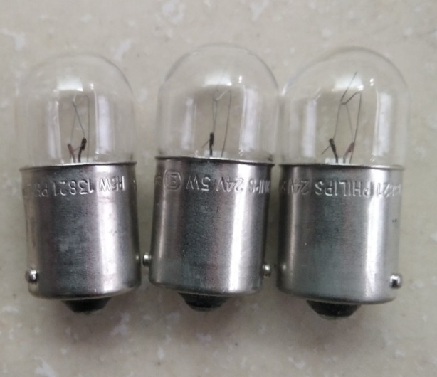 Bóng Đèn PHILLIPS ĐUÔI GÁI TIẾP XÚC ĐƠN BA15S 24V 5W