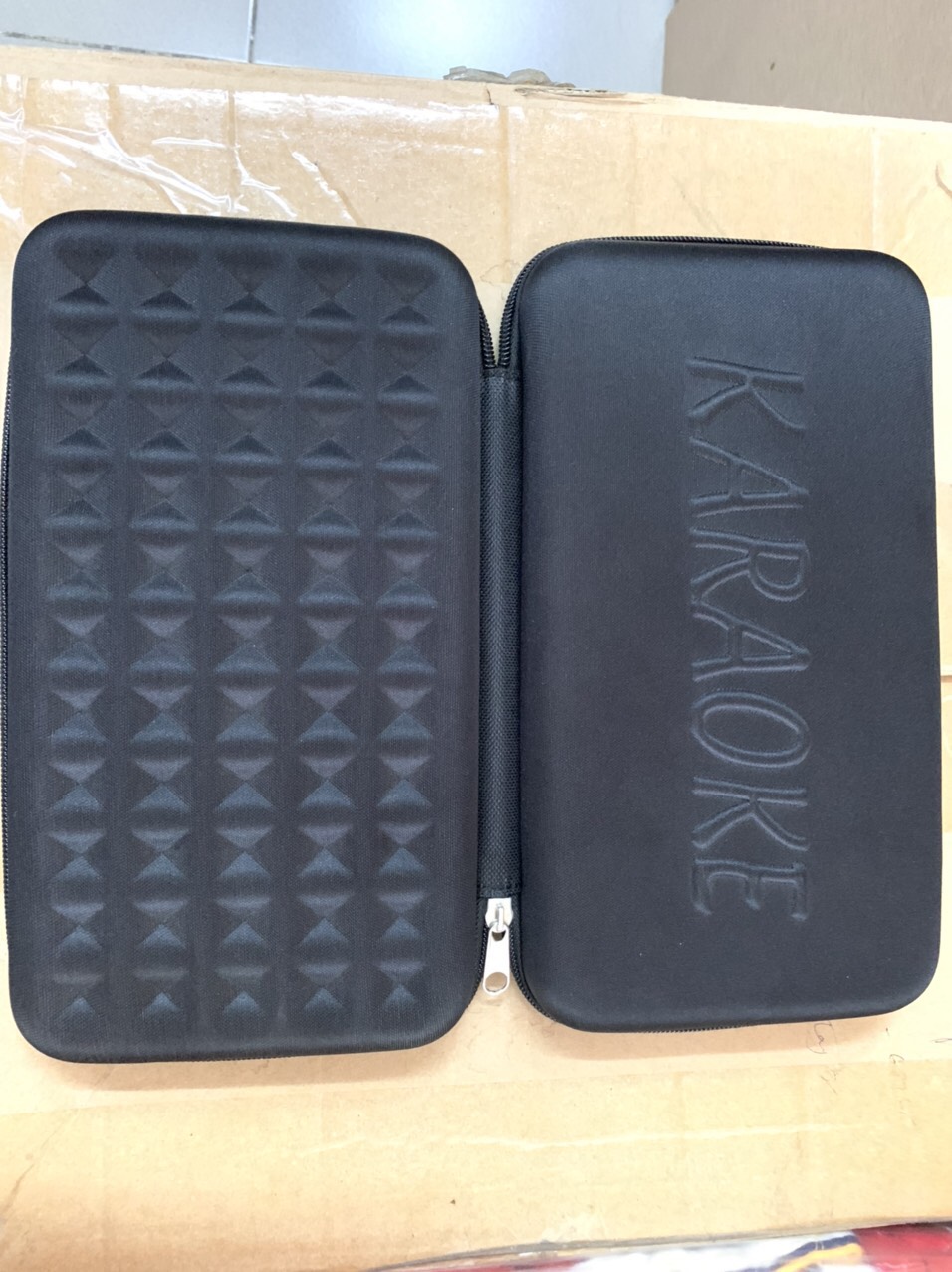 Hộp đựng micro loa kéo