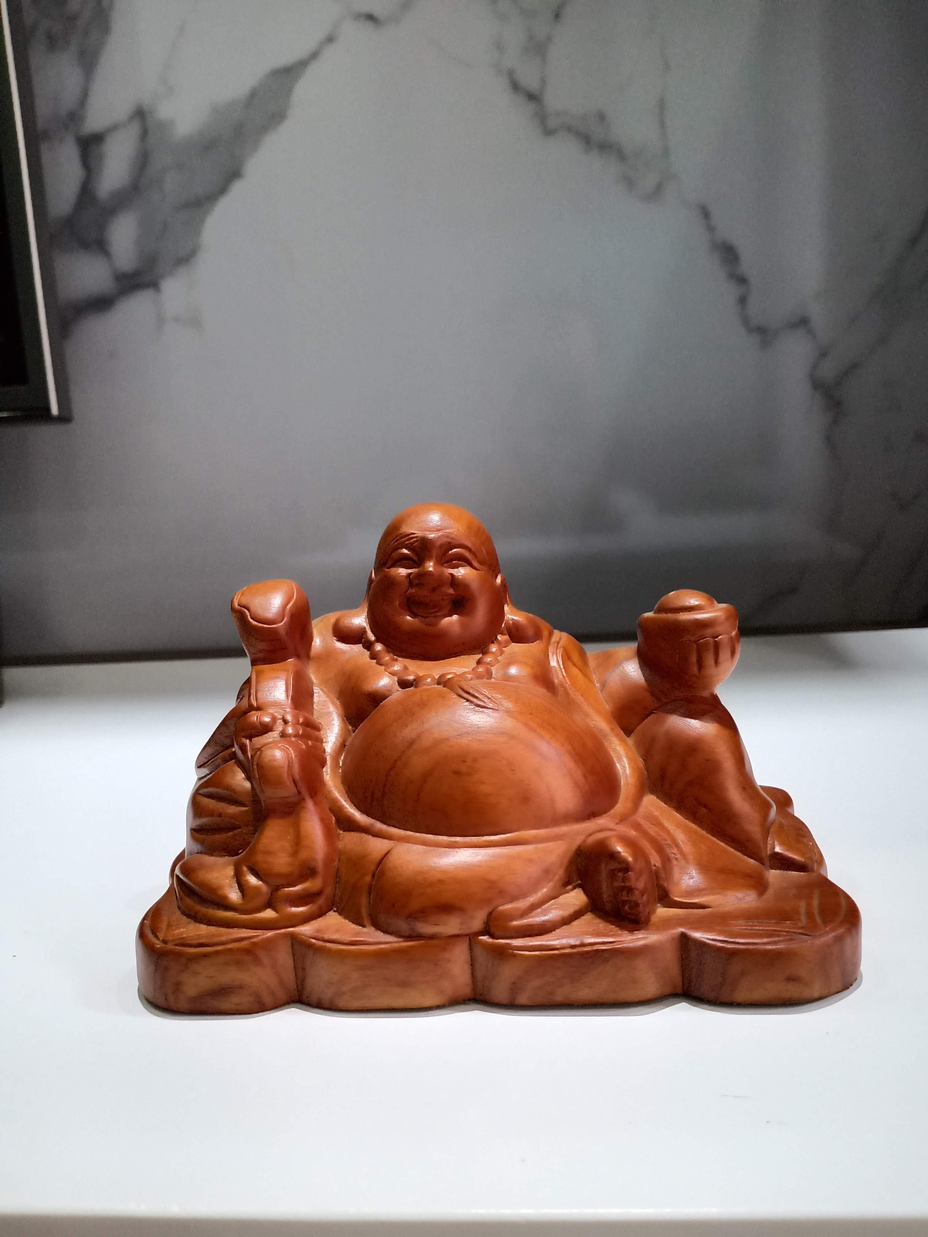 Tượng phật di lặc để ô tô gỗ hương