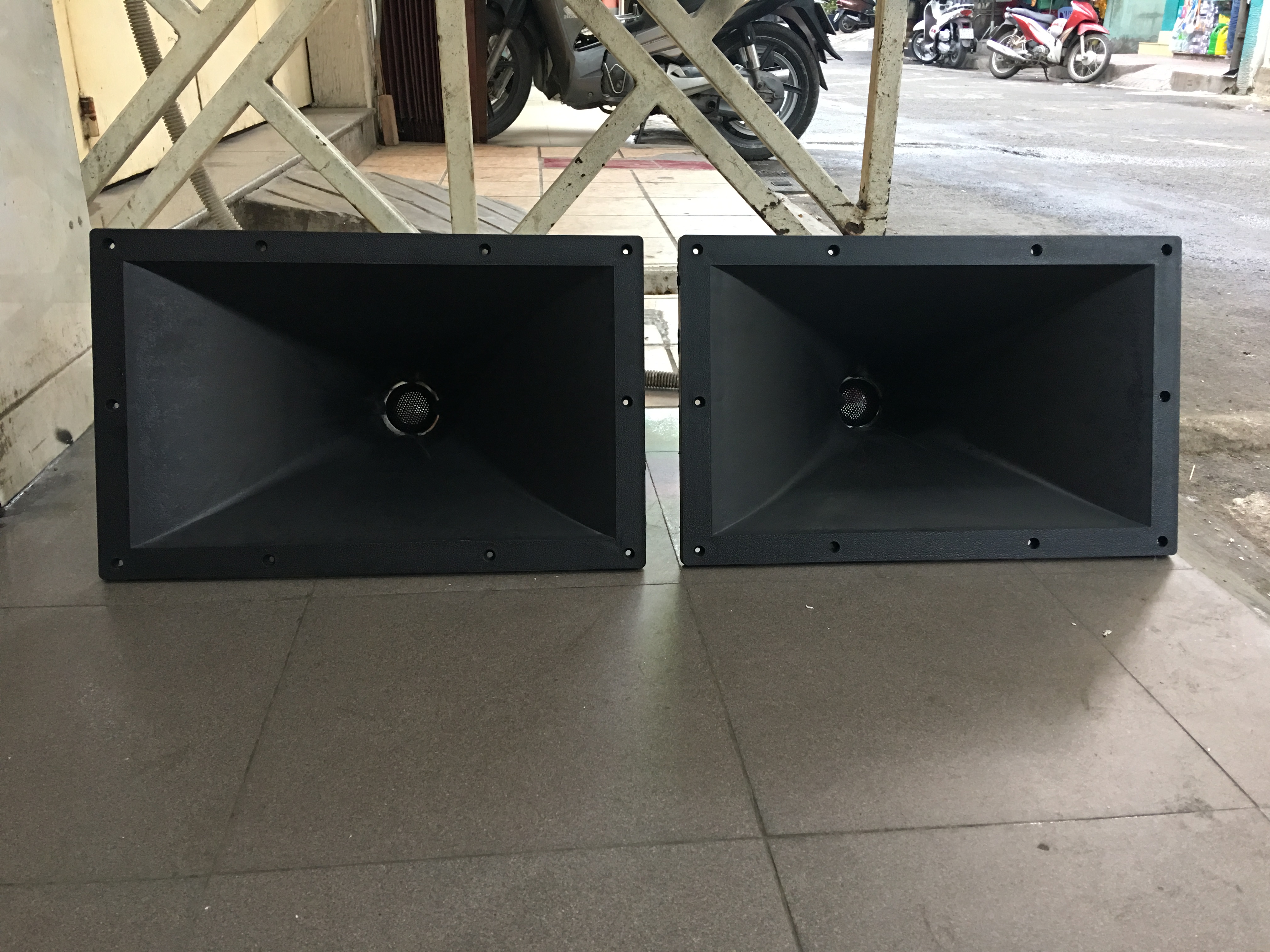 Cap họng kèn đại 28*44 loa sân khấu 4 tấc- giá 2 cái