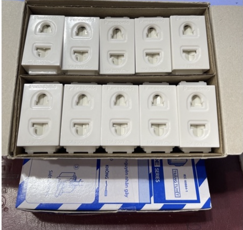 Ổ cắm đơn 2 chấu panasonic