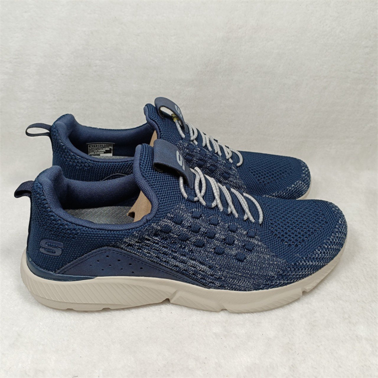 Giày skechers relaxed online fit