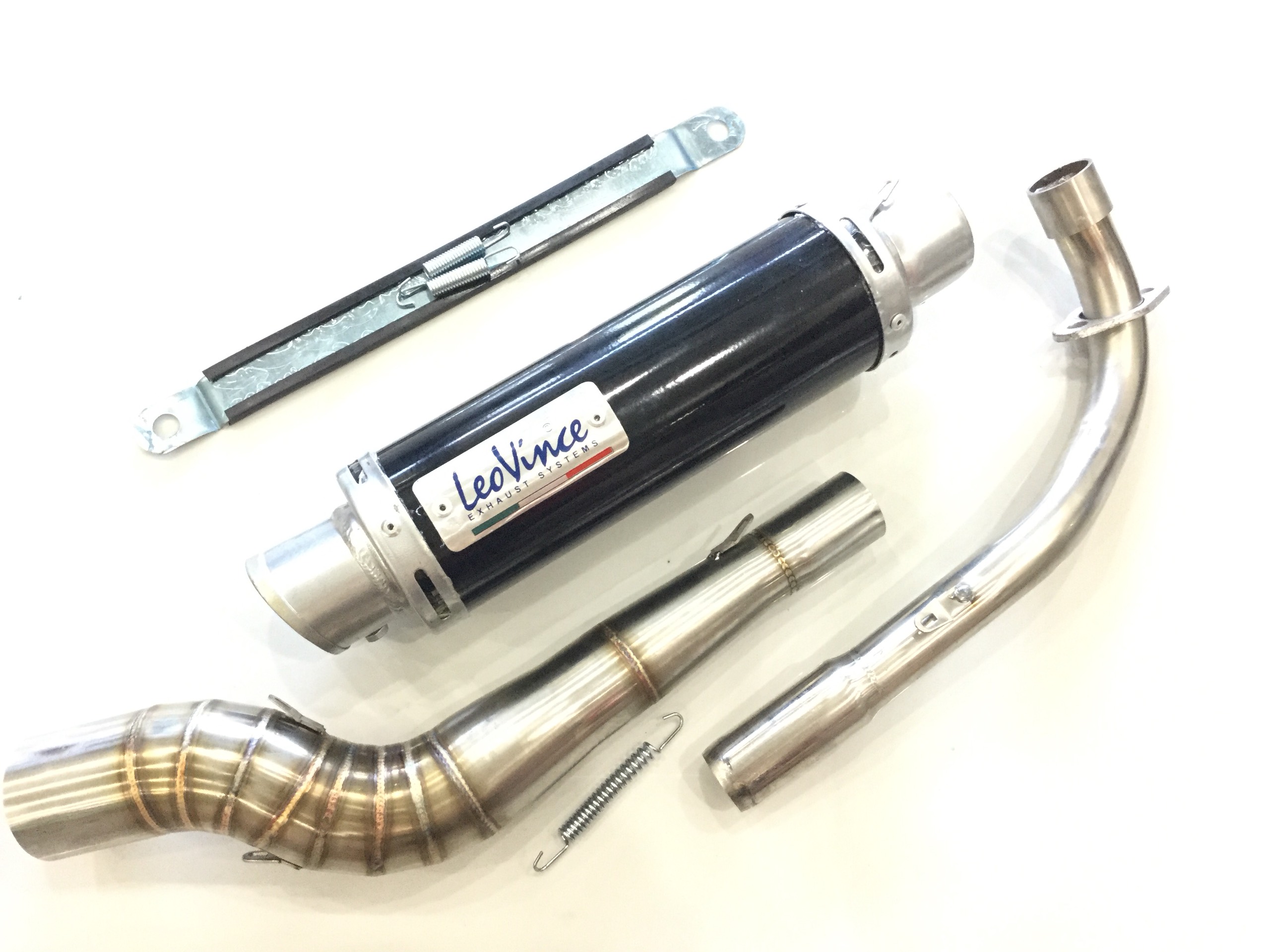 Bộ pô leovince ĐEN bao gồm cả cổ pô cong 2 khúc INOX 304 gắn xe WAVE, SIRIUS, EXCITER, WINER, RAIDER FI, SATRIA, GSX,... , Sản Phẩm Chất Lượng, Gian Hàng Uy Tín, Giá Cả Cực Tốt, Mua Ngay.