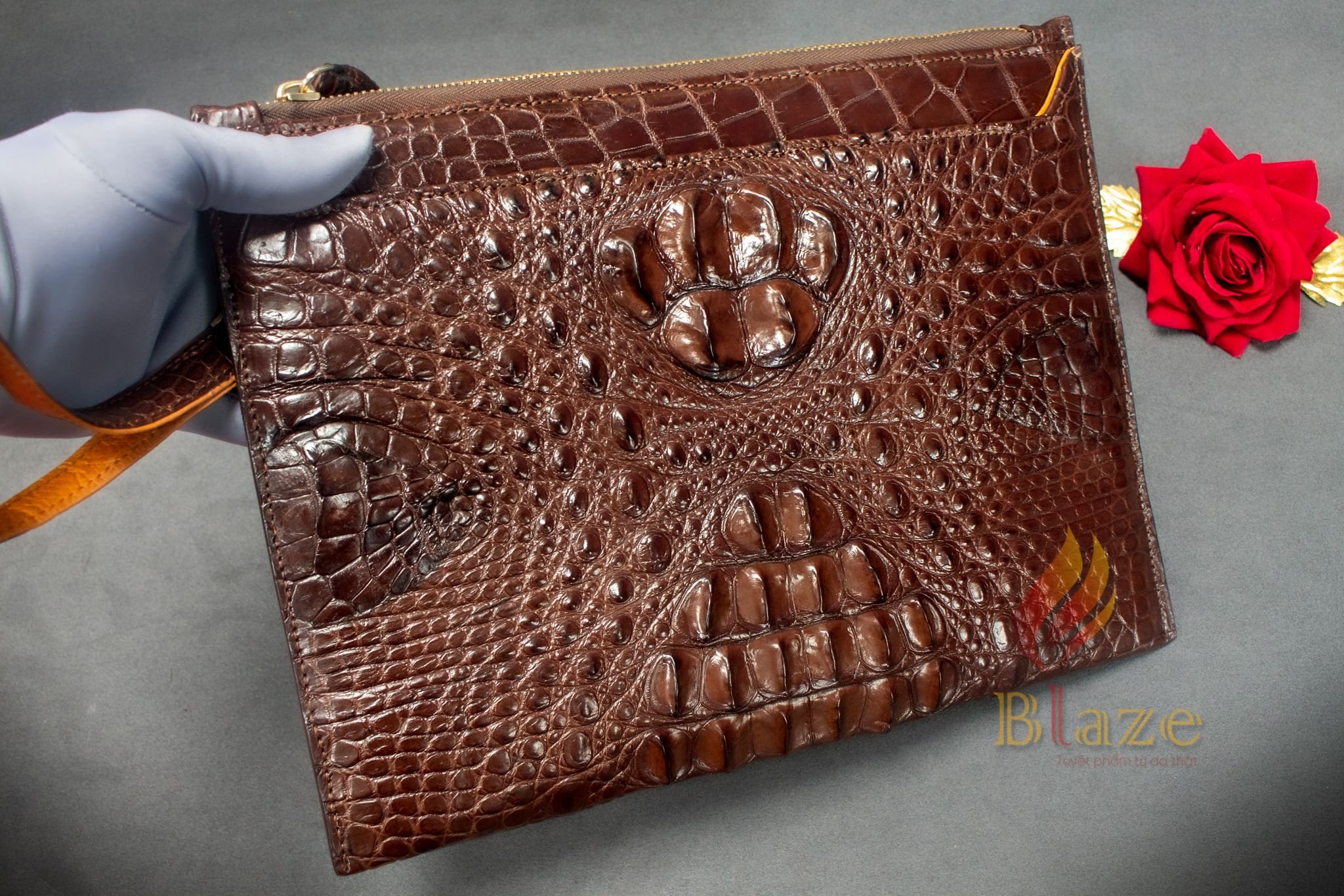 Ví Clutch kẹp nách da cá sấu Blaze