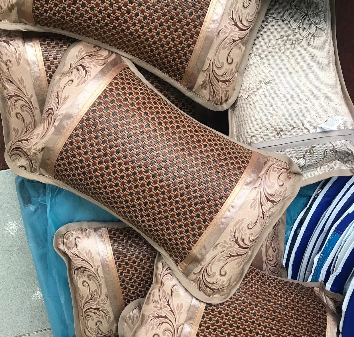 XẢ 100 CHIẾC GỐI MÂY LỤA MATXA