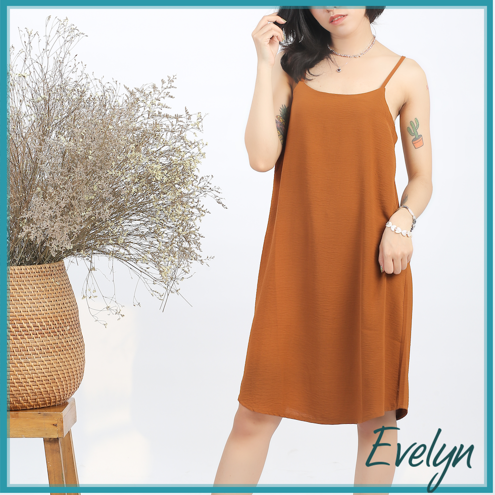 Đầm body 2 dây dáng suông dài chất đũi Evelyn