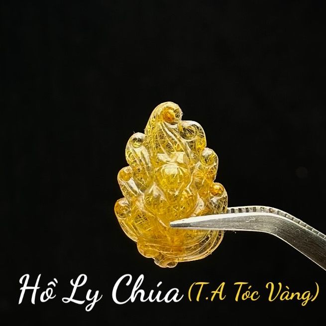 Mặt hồ ly chúa thạch anh tóc vàng tự nhiên
