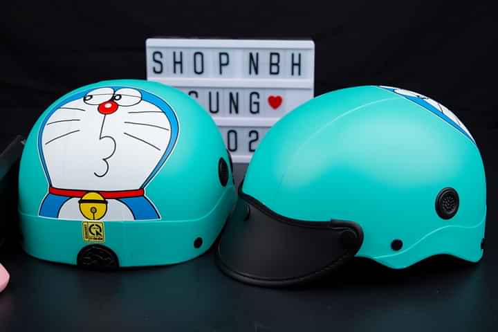 nón bảo hiểm doremon có lỗ thông gió (tem ,logo.mạc đầy đủ) xanh ngọc