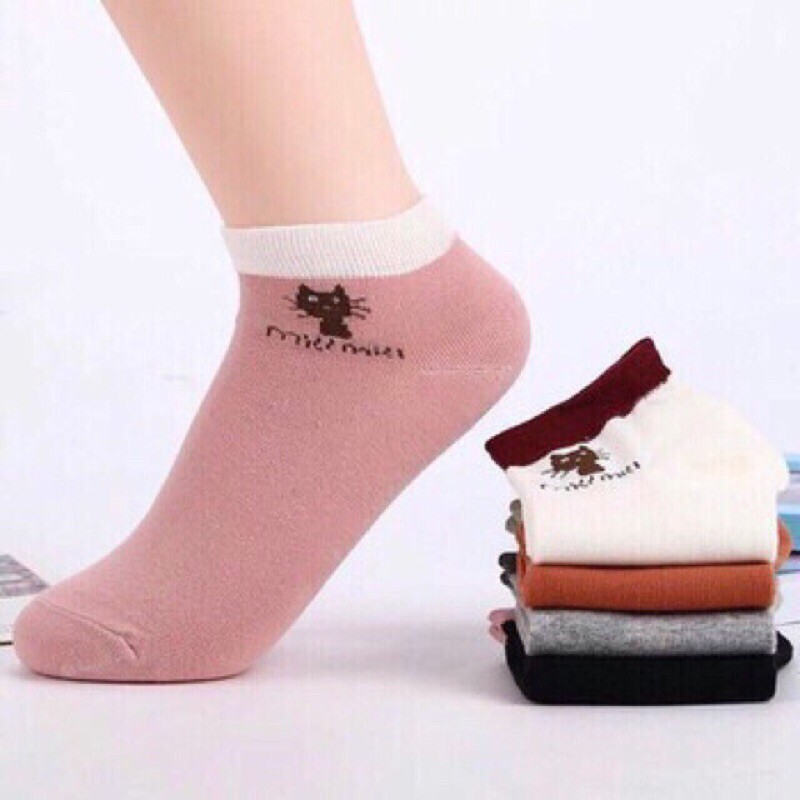 1 đôi tất chống hôi chân miu miu