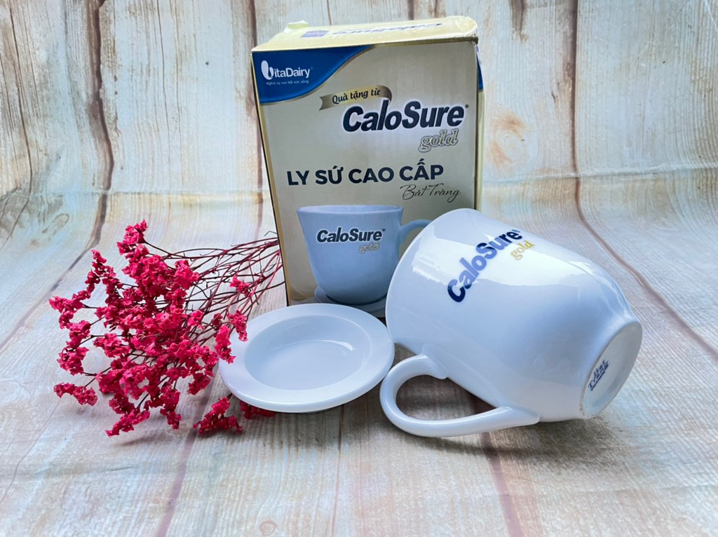 Ly sứ Bát tràng có quai kèm nắp hkm Vitadairy