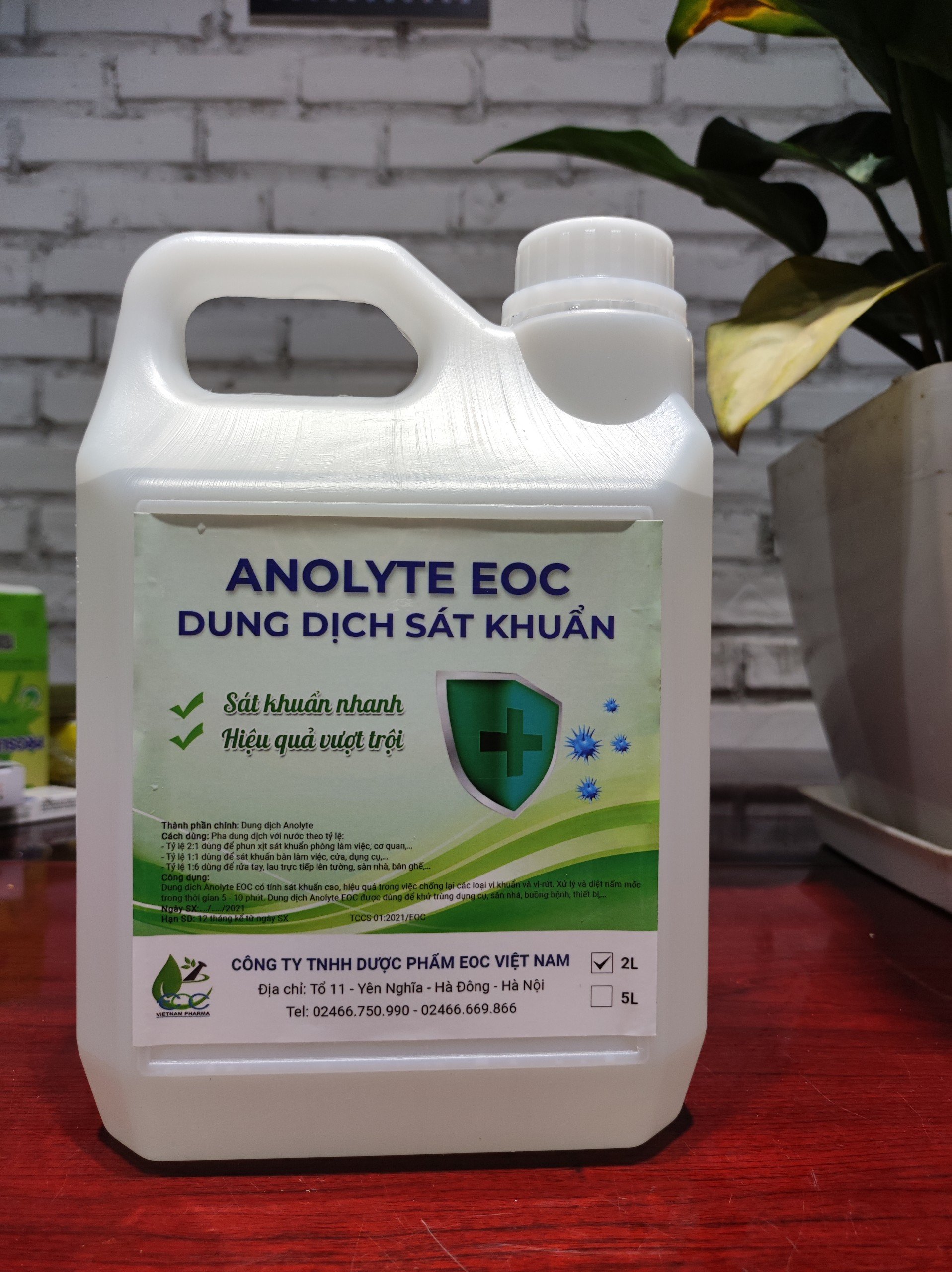 Dung dịch s&aacute;t khuẩn anolyte eoc can 2 l&iacute;t