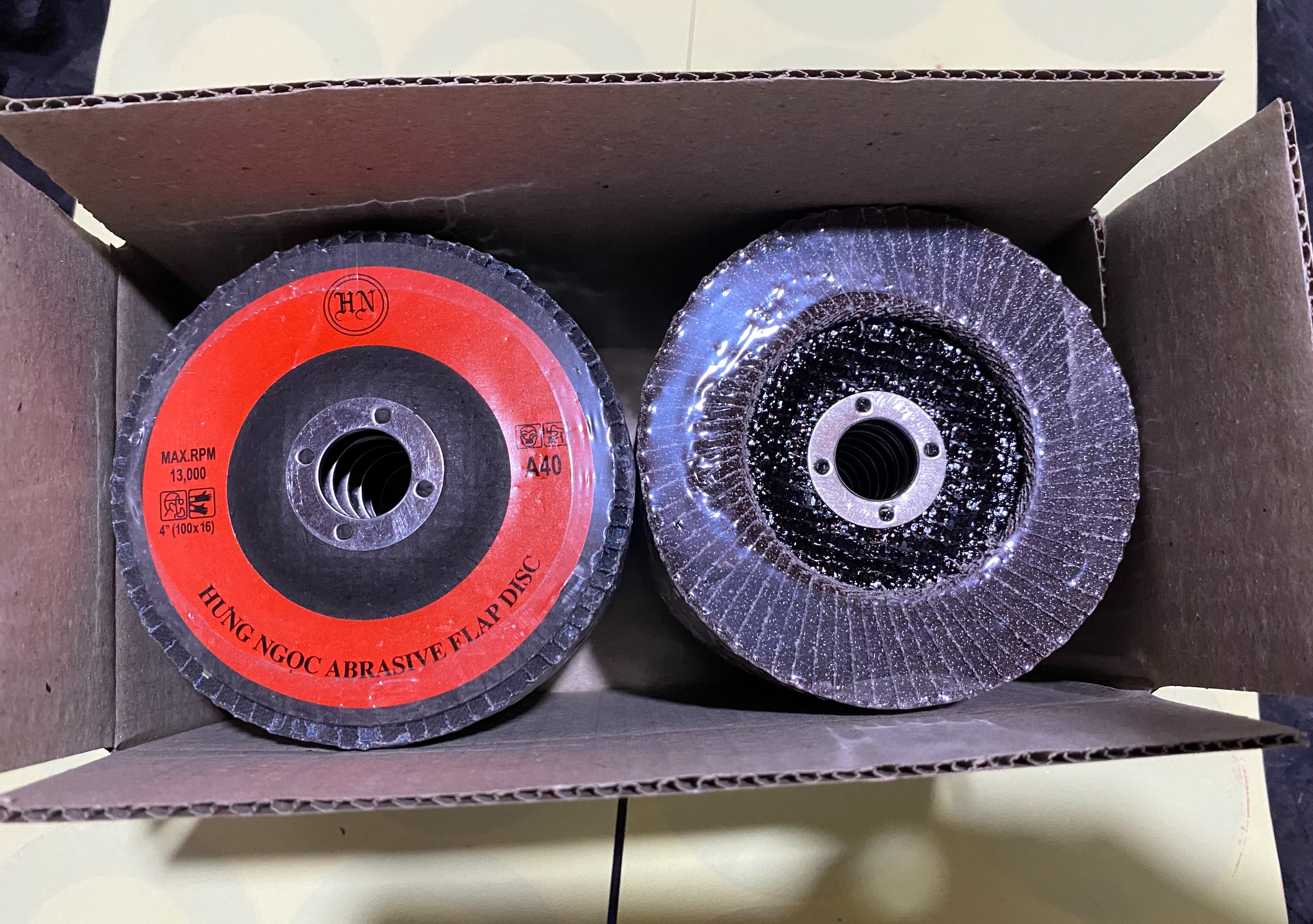 [HCM]nhám xếp nắp sắt 1 hộp 20 cái - đủ số cát từ A40 đến A320
