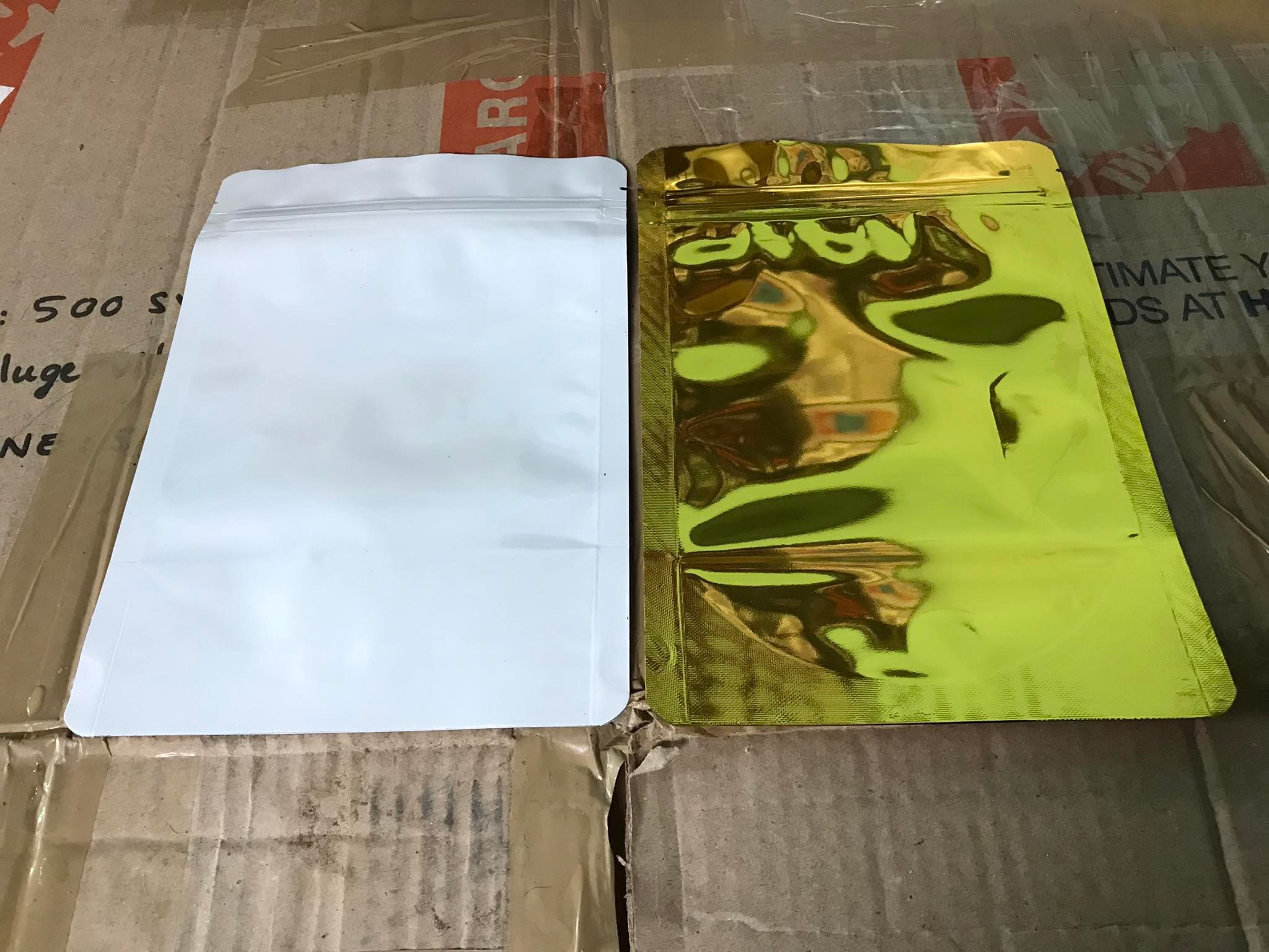 1kg túi zip size 15*25 màu trắng và màu vàng