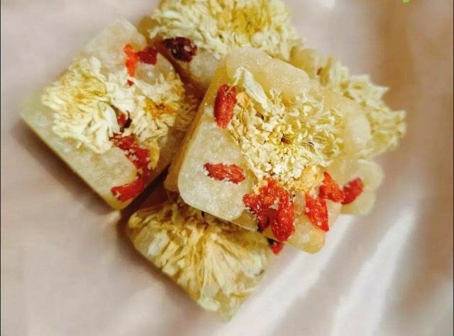 Combo 3 Vien Trà hoa cúc kỷ tử đường phèn mật ong thượng hạng