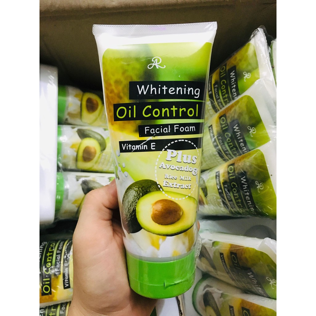 Sữa rửa mặt bơ vitamin e thái lan 210g