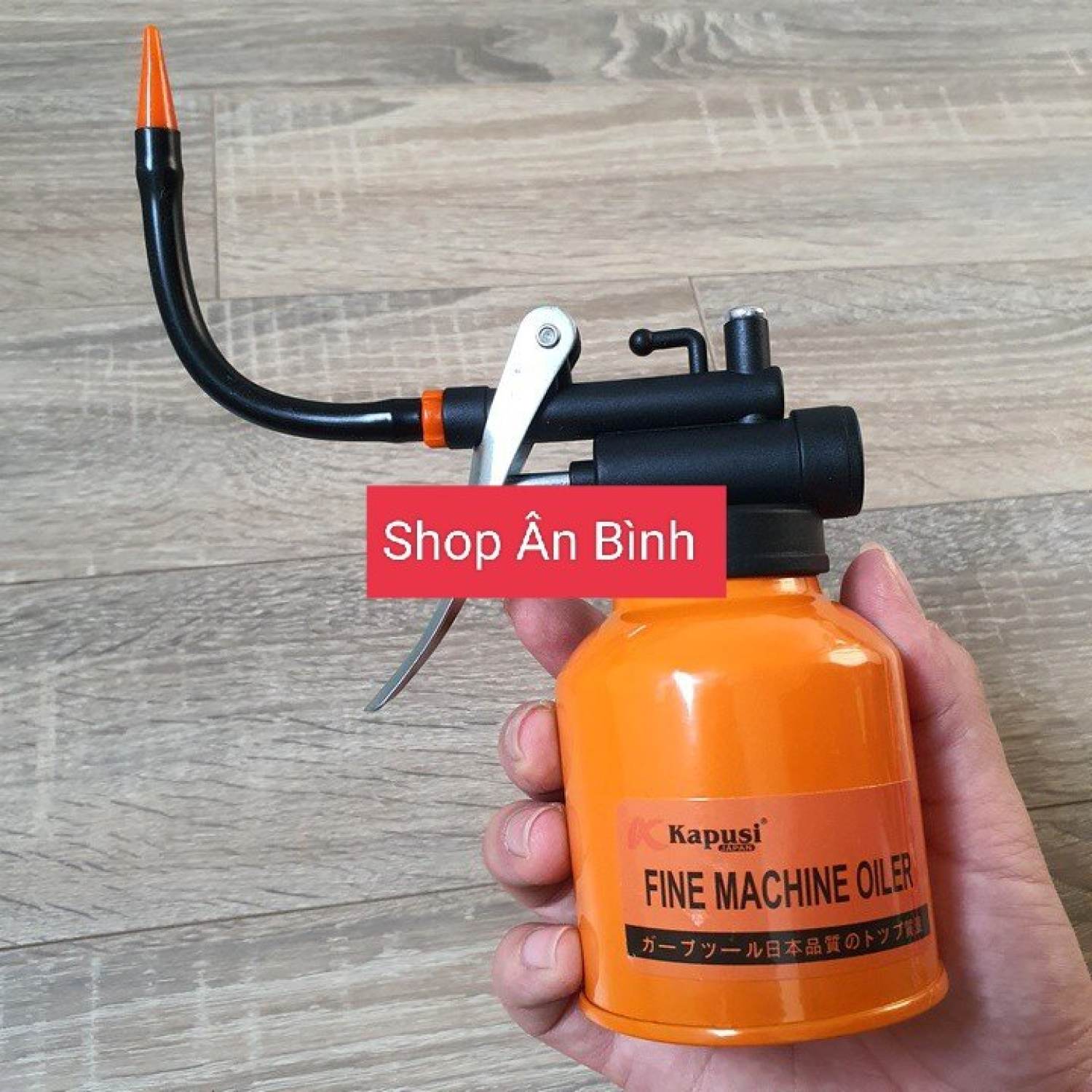 Bình bơm nhớt loại tốt chuẩn hiệu kapusi vòi bình uốn dẻo tùy ý muốn