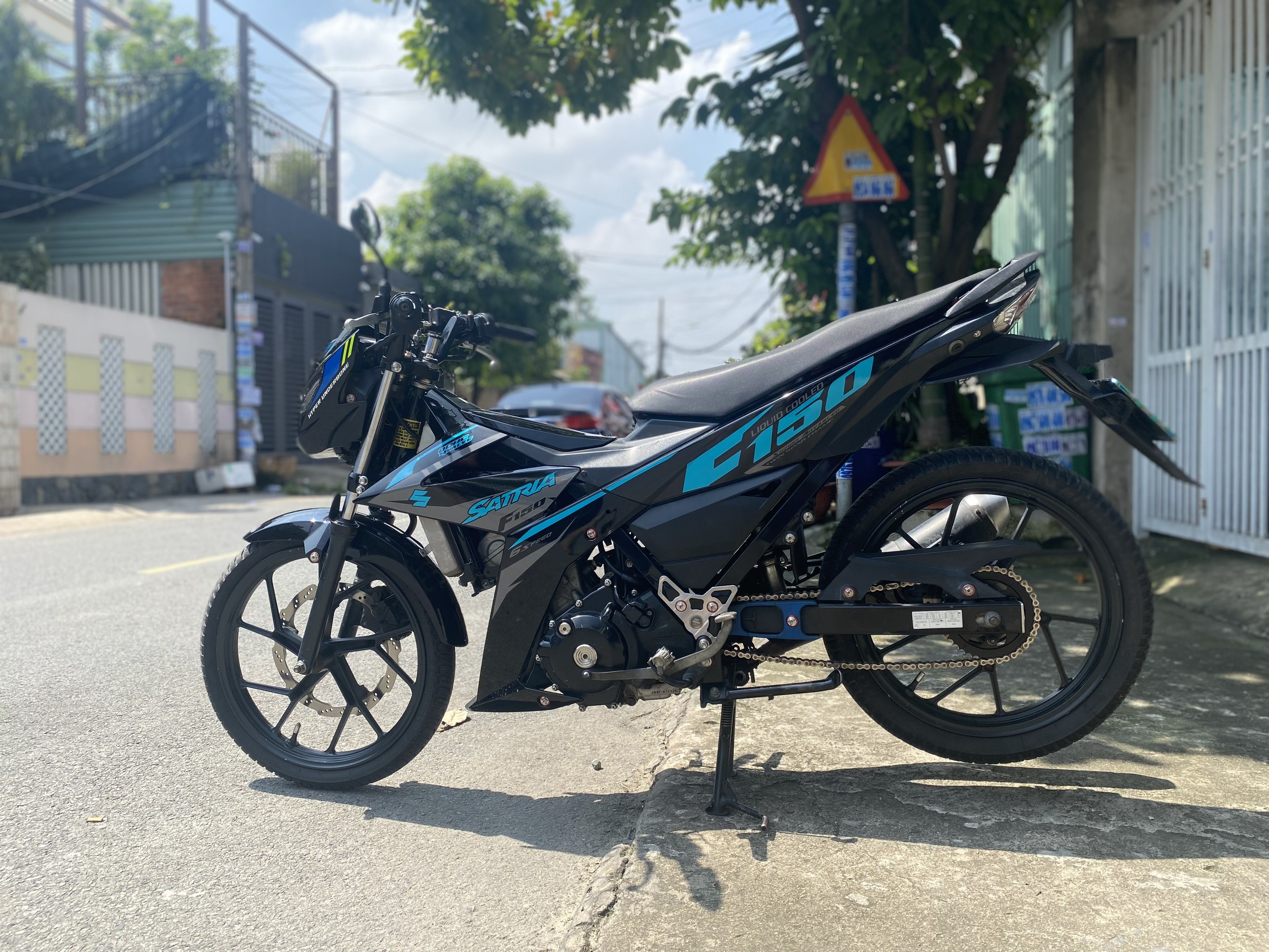 Tem Rời Satria màu đen xanh lục bảo xám